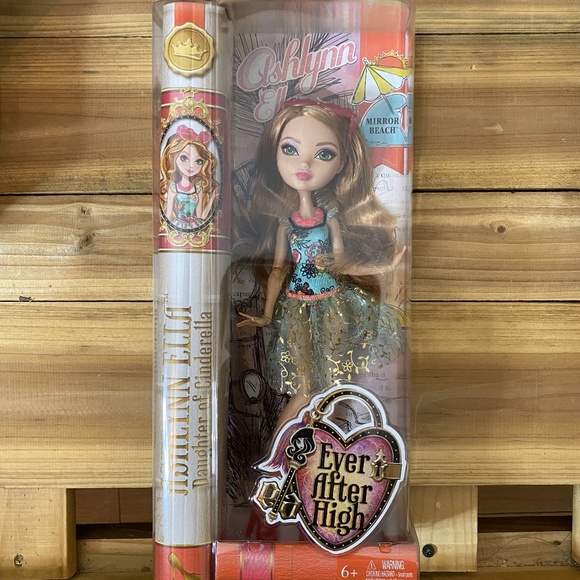 Ever After High Ashlynn Ella Mirror Beach Doll